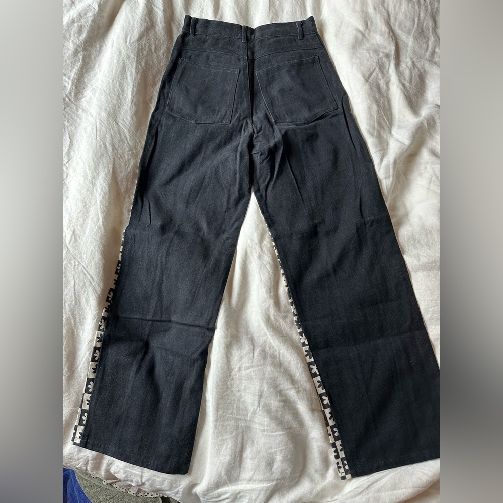 Lisa Says Gah Black and White Floral Grid Pants - Picture 3 of 5